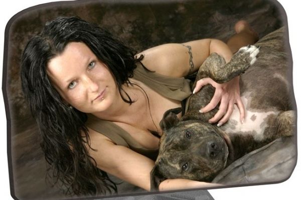 20101001-2098108753-frau-mit-hund3b87b310-304a-da7b-7d2c-20ca8d6844125411F8B1-FAD2-6DA6-8281-3752E67C45D2.jpg